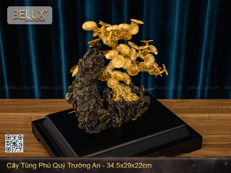 Cây tùng phú quý trường an dát vàng&nbsp;
